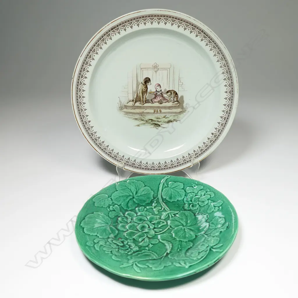 WEDGWOOD MAJOLICA PLATE PLUS VICTORIAL PICTORIAL PLATE (CRACKED), DIA. 230mm & 270mm Image 1++