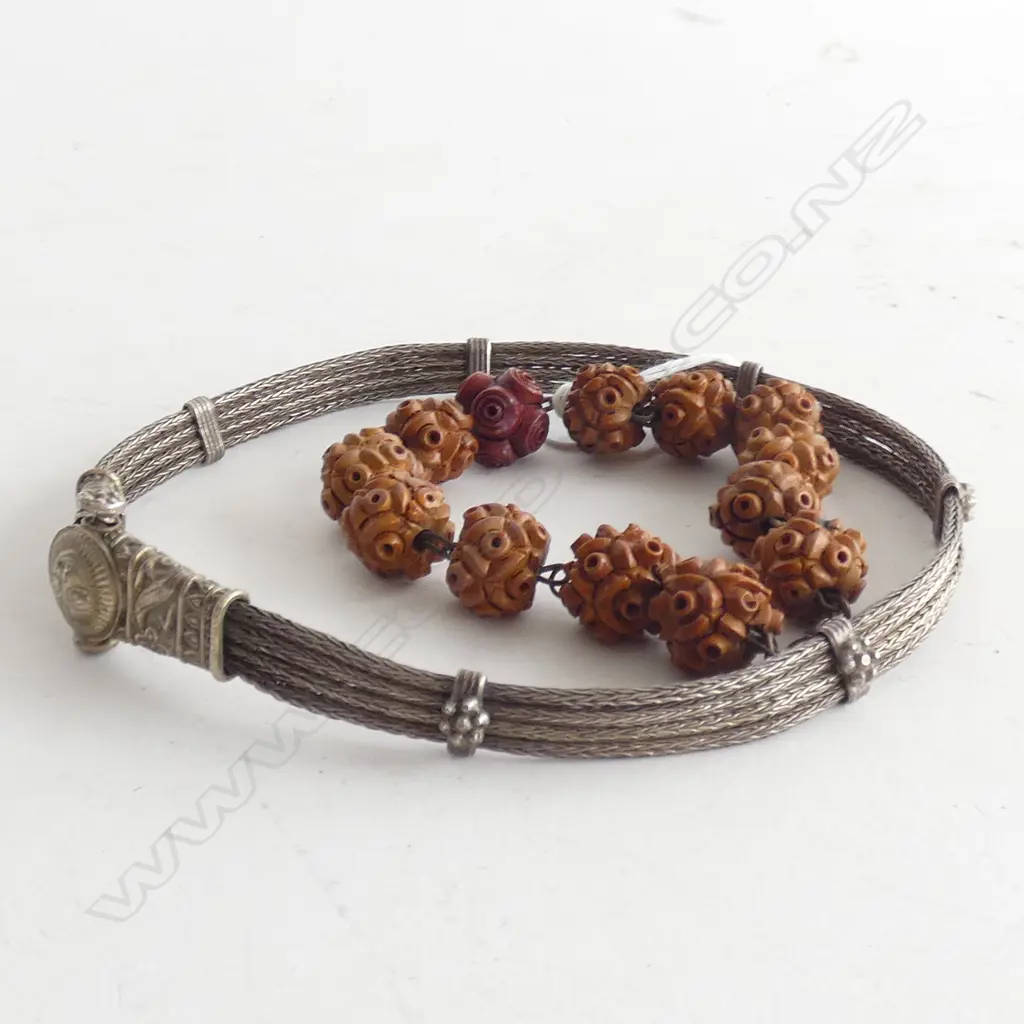 VINTAGE TRIBAL SILVER NECKLACE & CARVED NUT/BEAD BRACELET Image 1++