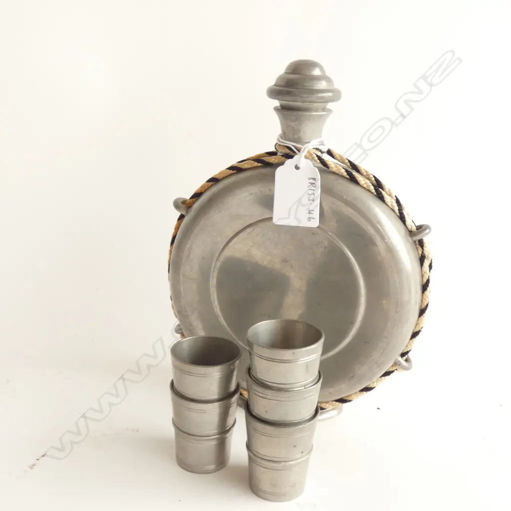 PEWTER HIP FLASK & 4 CUPS Image 1++