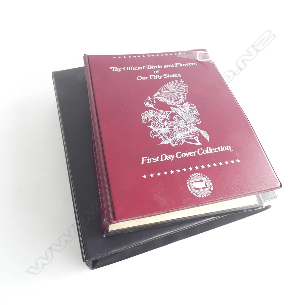 2 ALBUMS; FIRST DAY COVERS / NZ STAMPS Image 1++