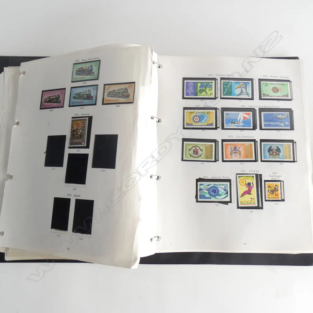 2 ALBUMS; FIRST DAY COVERS / NZ STAMPS Image 1++