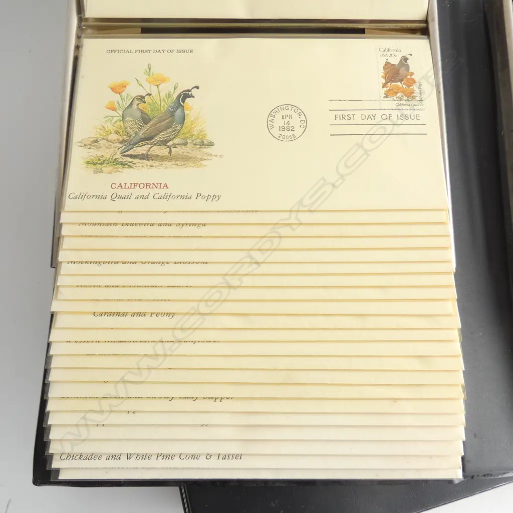 2 ALBUMS; FIRST DAY COVERS / NZ STAMPS Image 1++