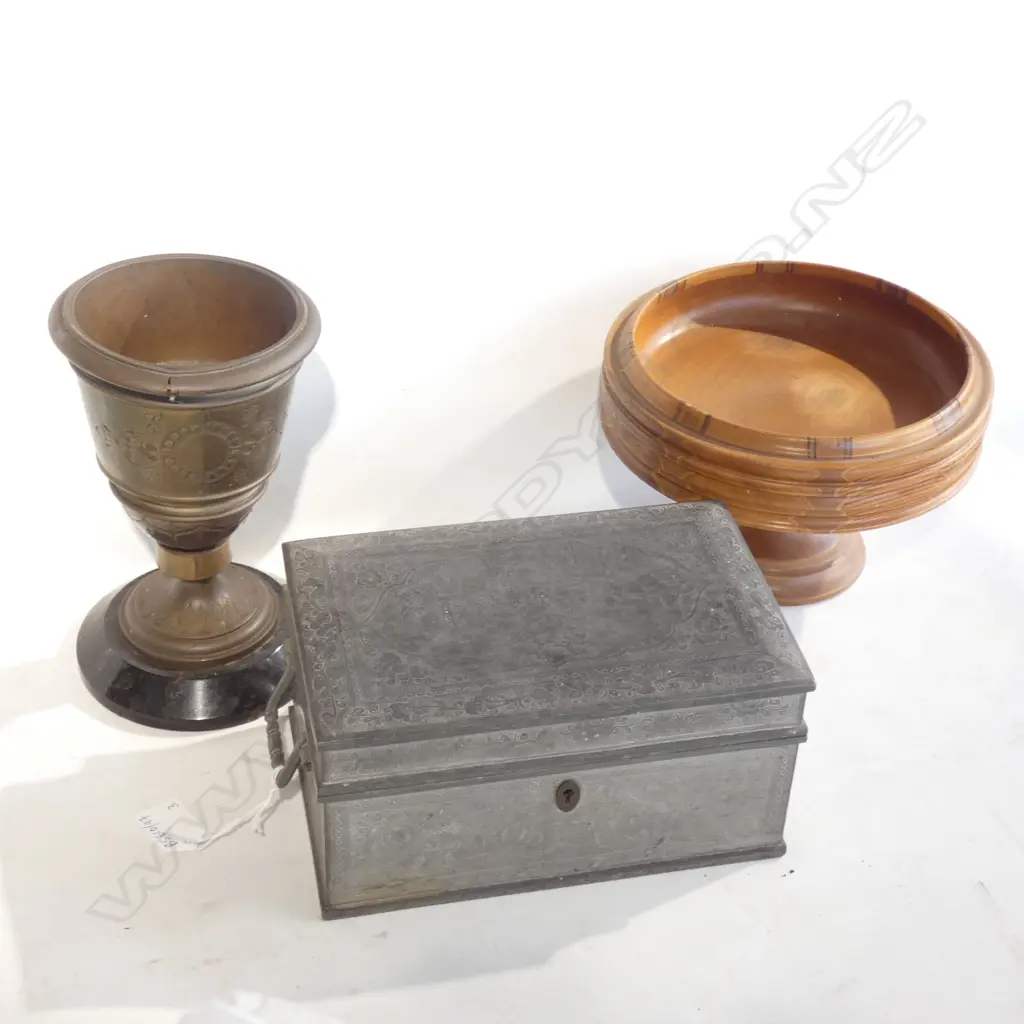ENGRAVED PEWTER BOX W.225mm, SOVEREIGN WARE TAZZA, TROPHY Image 1++