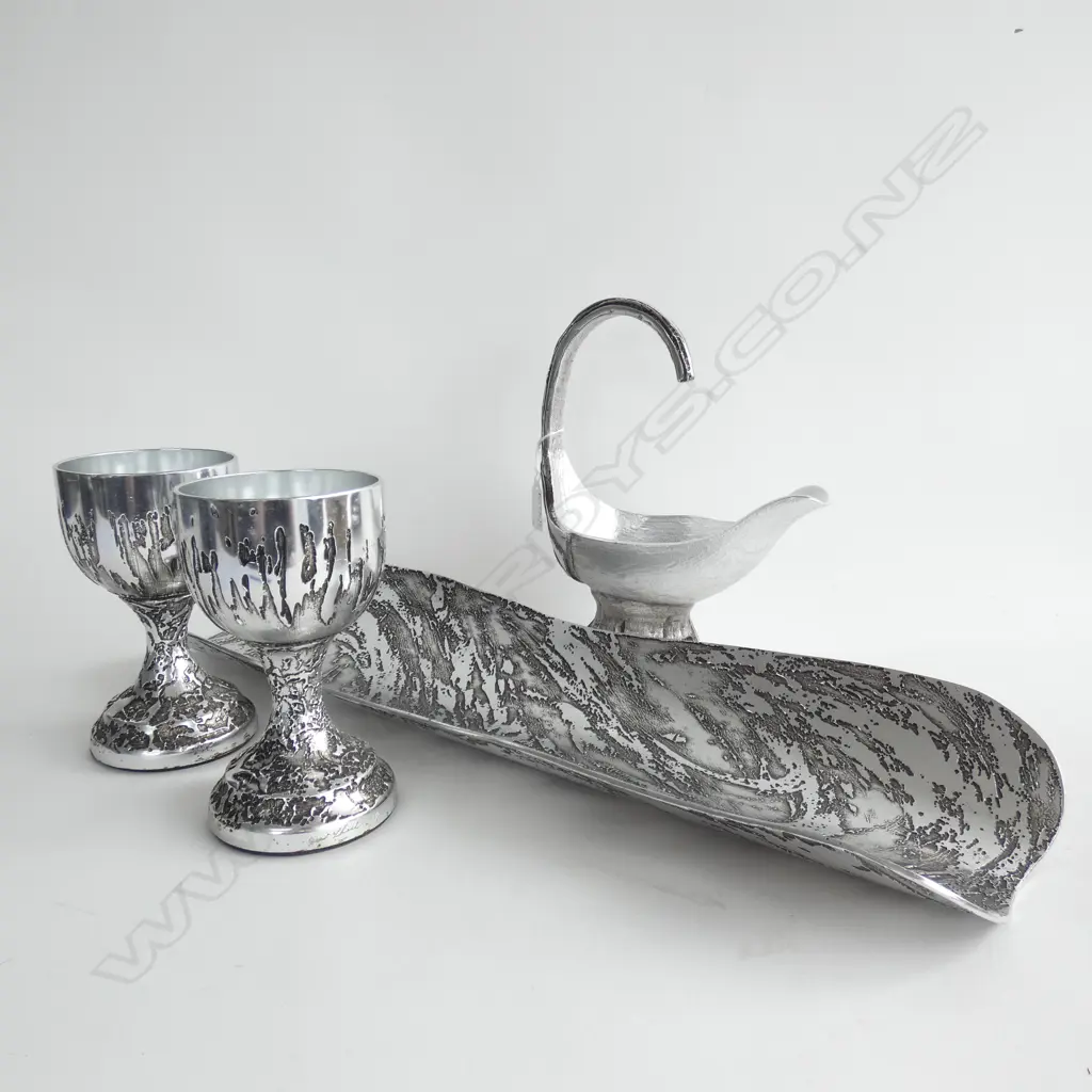 4 PCES DON SHEIL ALUMINIUM; PR GOBLETS, JUG & TRAY L.560mm Image 1++