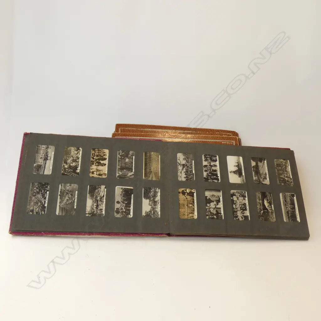 BOX OF VINTAGE CIGARETTE CARDS + 3 ALBUMS (1 EMPTY) Image 1++