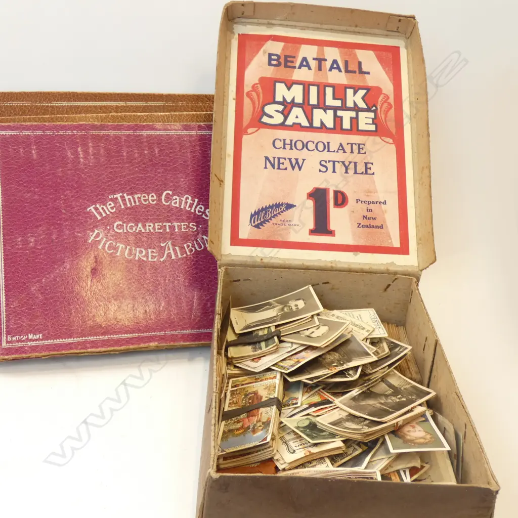 BOX OF VINTAGE CIGARETTE CARDS + 3 ALBUMS (1 EMPTY) Image 1++