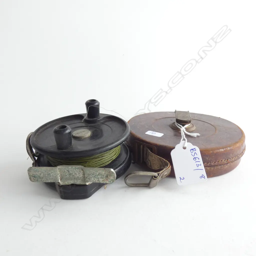 VINTAGE MEASURE & REEL Image 1++