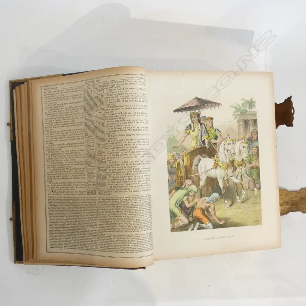 ANTIQUE HOLY BIBLE AF Image 1++