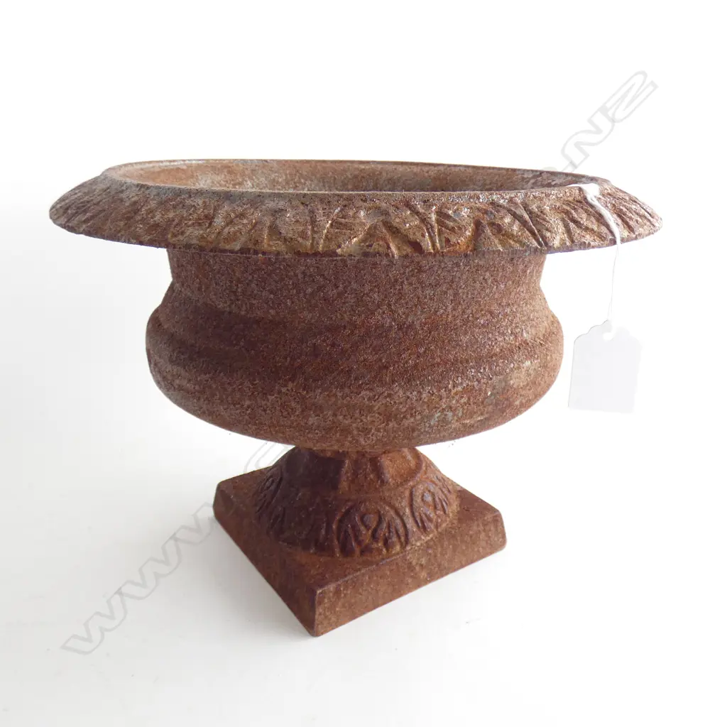 VINTAGE CAST IRON CLASSICAL URN squat form H.210mm Image 1++
