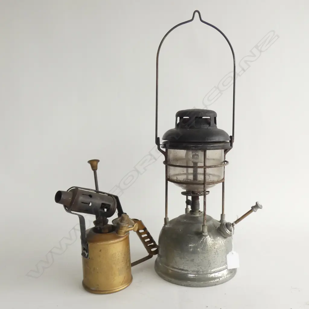 KEROSENE TILLEY LANTERN + PARAFFIN BLOWLAMP Image 1++