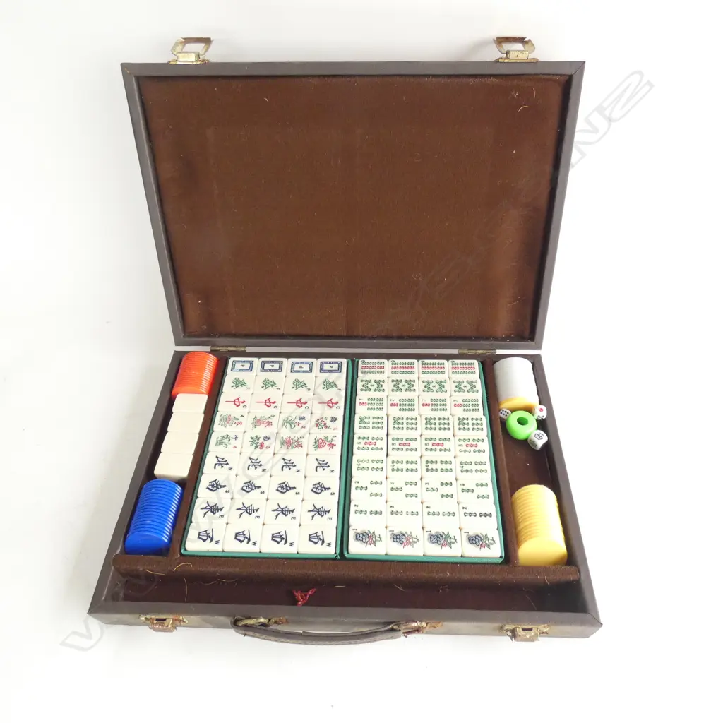 2 VINTAGE MAH JONG SETS + 4 WOODEN STANDS Image 1++