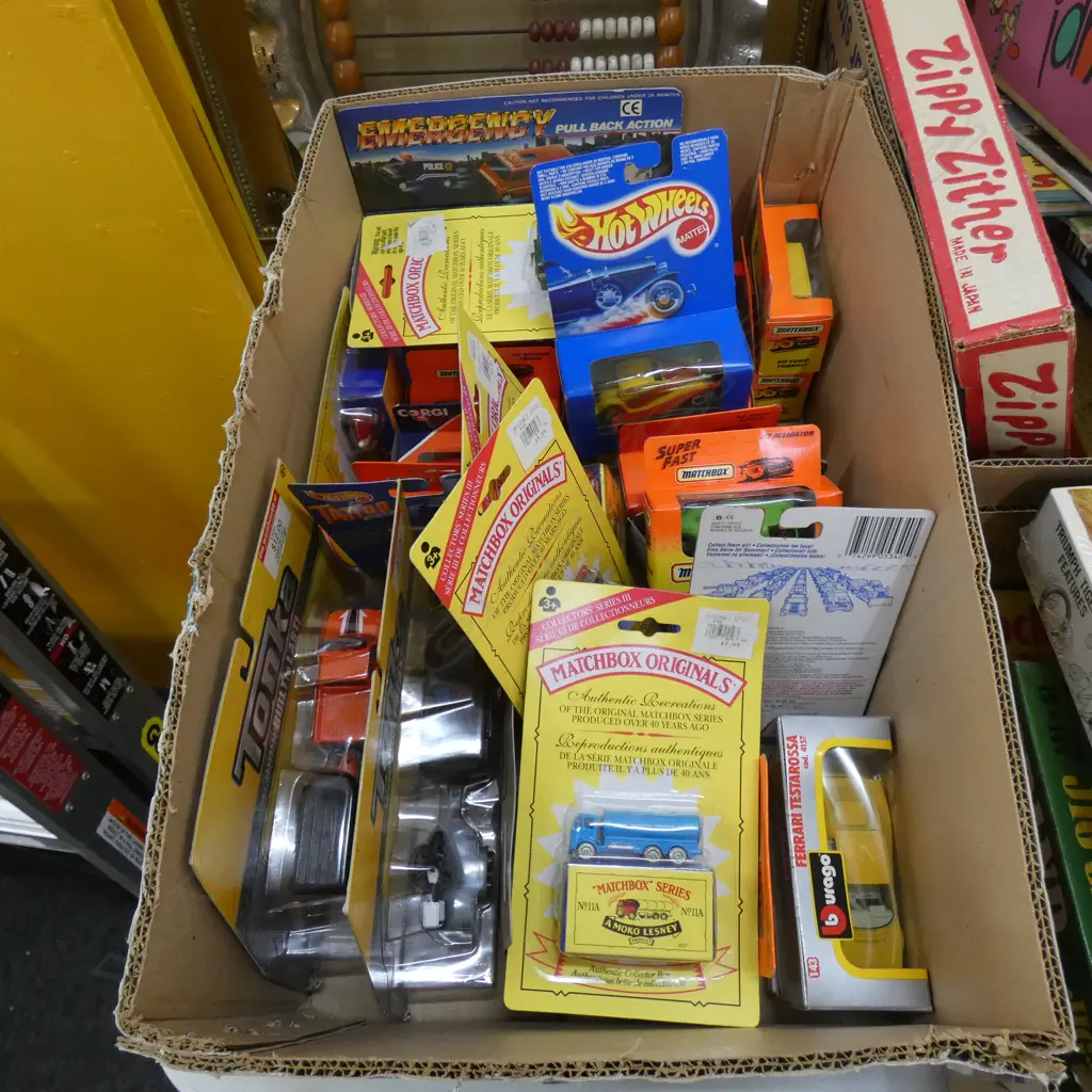 BOX LOT MATCHBOX / TONKA / HOT WHEELS Image 1++