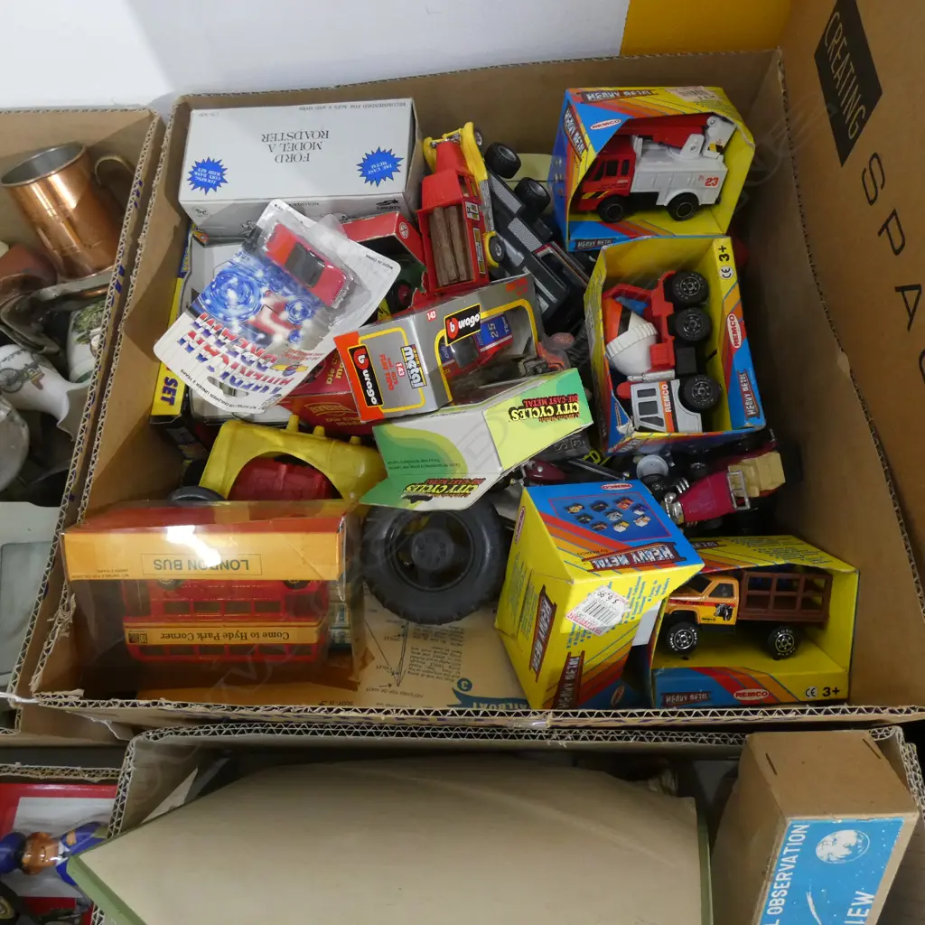 BOX LOT ASST. VINTAGE MODEL CARS, BOXED Image 1++