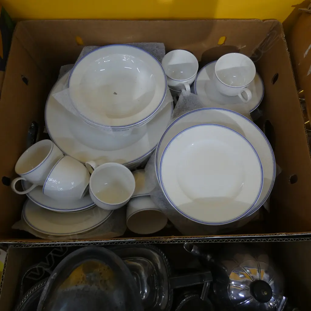 BOX LOT VILLEROY & BOCH 'TIPO BLUE' DINNERSERVICE Image 1++
