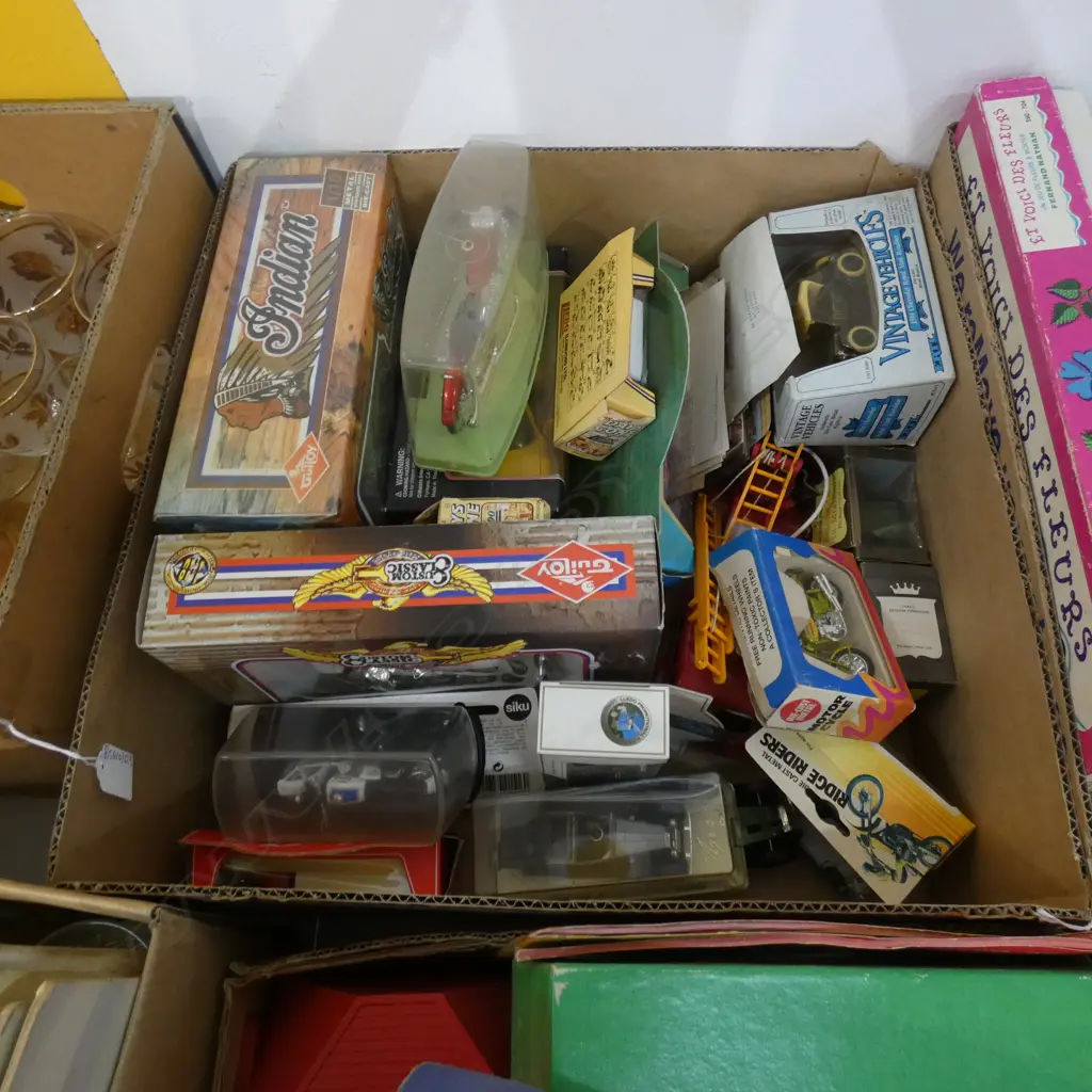 BOX LOT ASST. MODEL CARS Image 1++