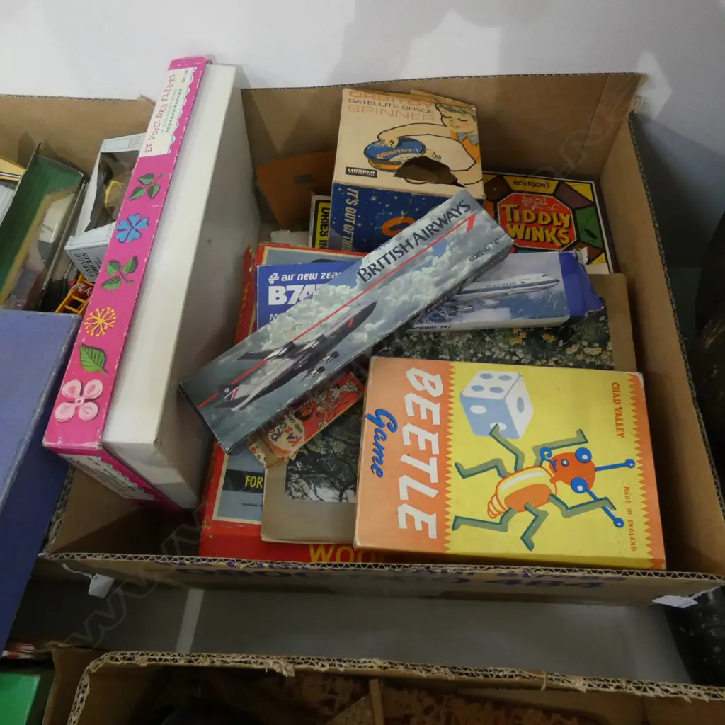 BOX LOT VINTAGE BOARD GAMES ETC Image 1++