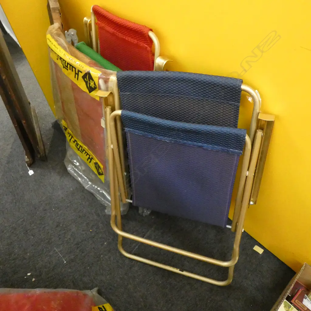 4 HUNTERLINE RETRO CHAIRS; 1 A LOUNGER Image 1++