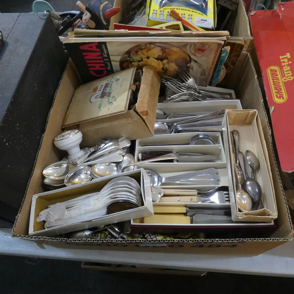 BOX LOT VINTAGE FABRICS, ASST. CUTLERY ETC Image 1++