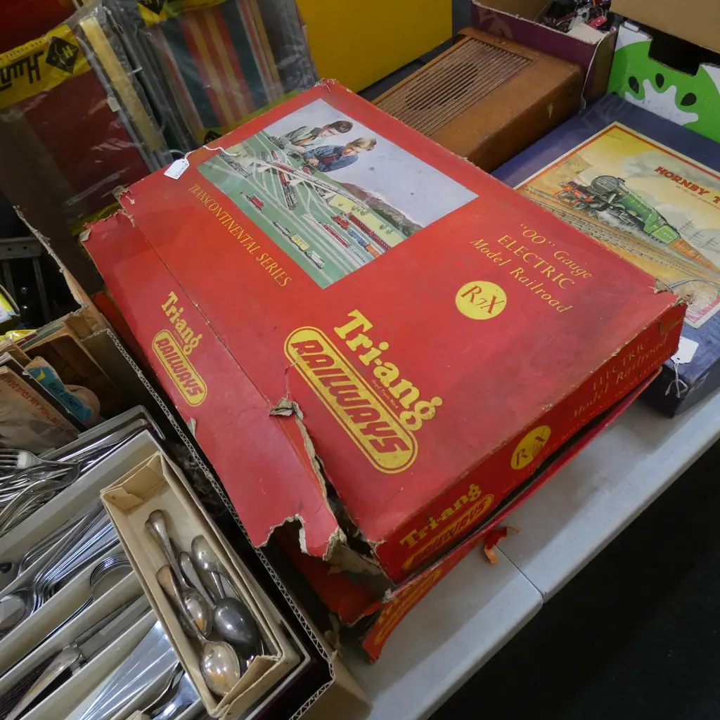 2 VINTAGE TRI-ANG BOXED RAILWAY SETS Image 1++