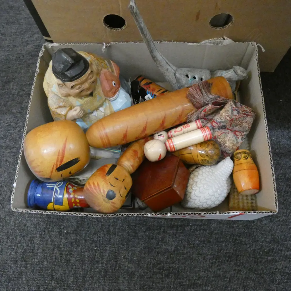 BOX LOT ASST. JAPANESE ITEMS; KOKESHI ETC Image 1++