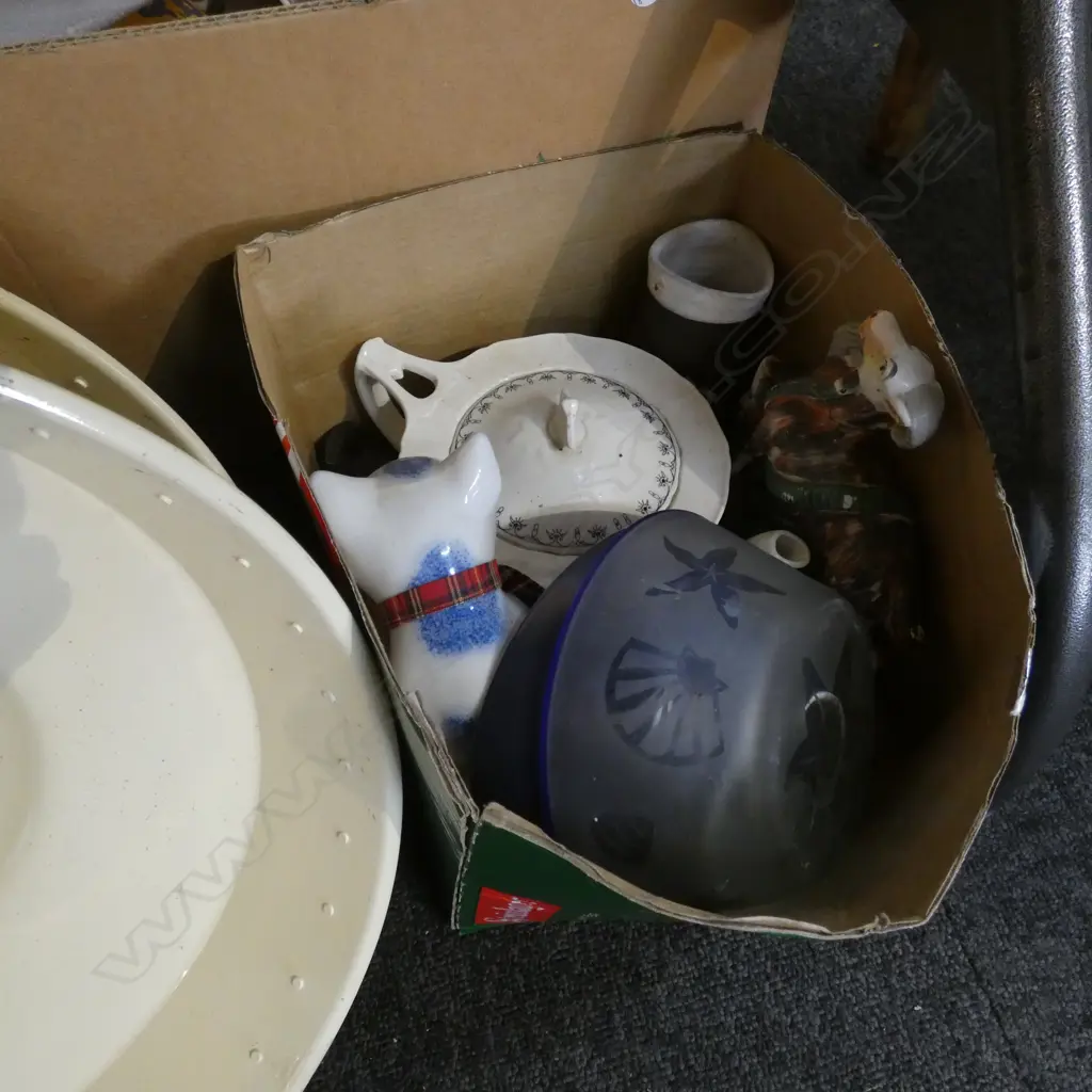 SM BOX LOT ASST INCL. STAFFORDSHIRE FIG. /TEAPOT ETC. Image 1++