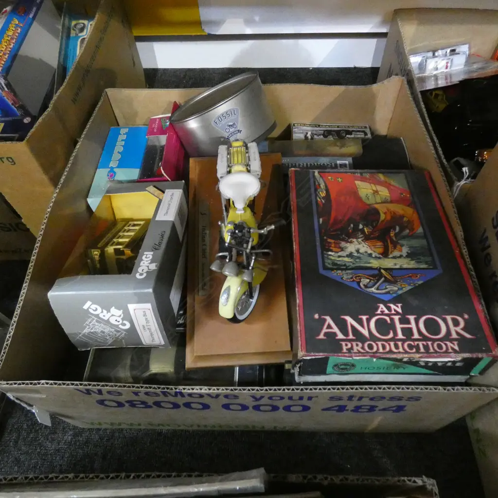 BOX LOT ASST. MODEL CARS Image 1++