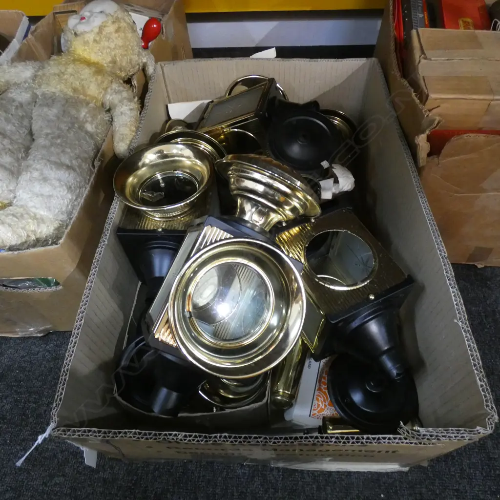 BOX LOT LANTERNS ETC Image 1++