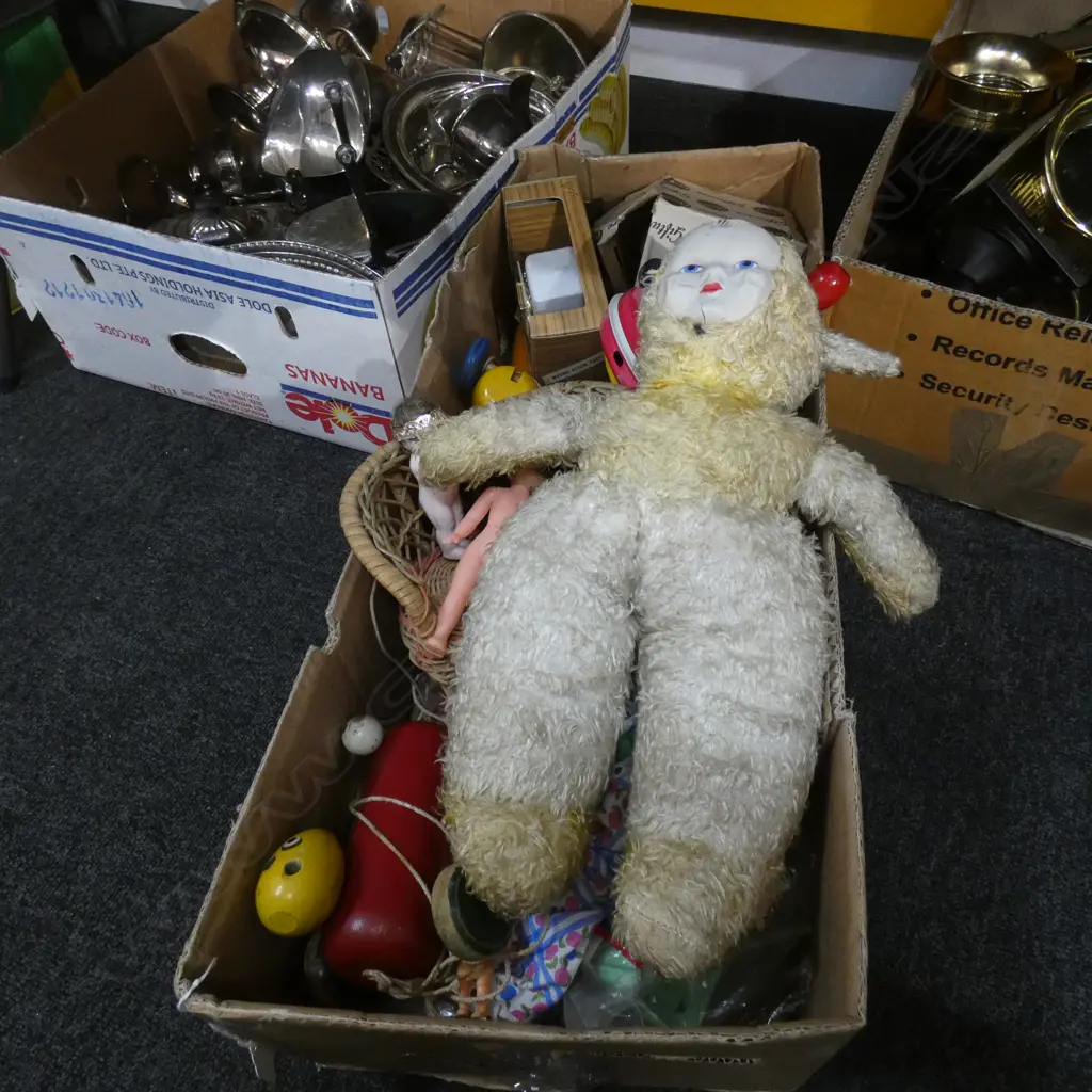 BOX LOT ASST. VINTAGE TOYS Image 1++