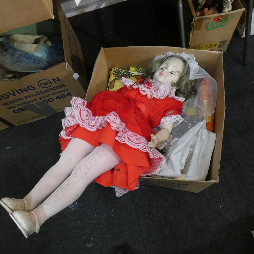 BOX LOT VINTAGE FABRICS; RETRO ETC Image 1++