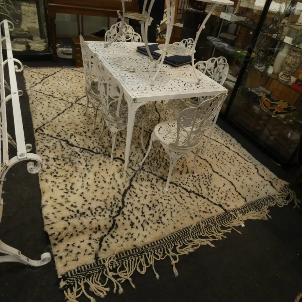 LARGE CONTEMPORARY ALL WOOL RUG... Image 1++