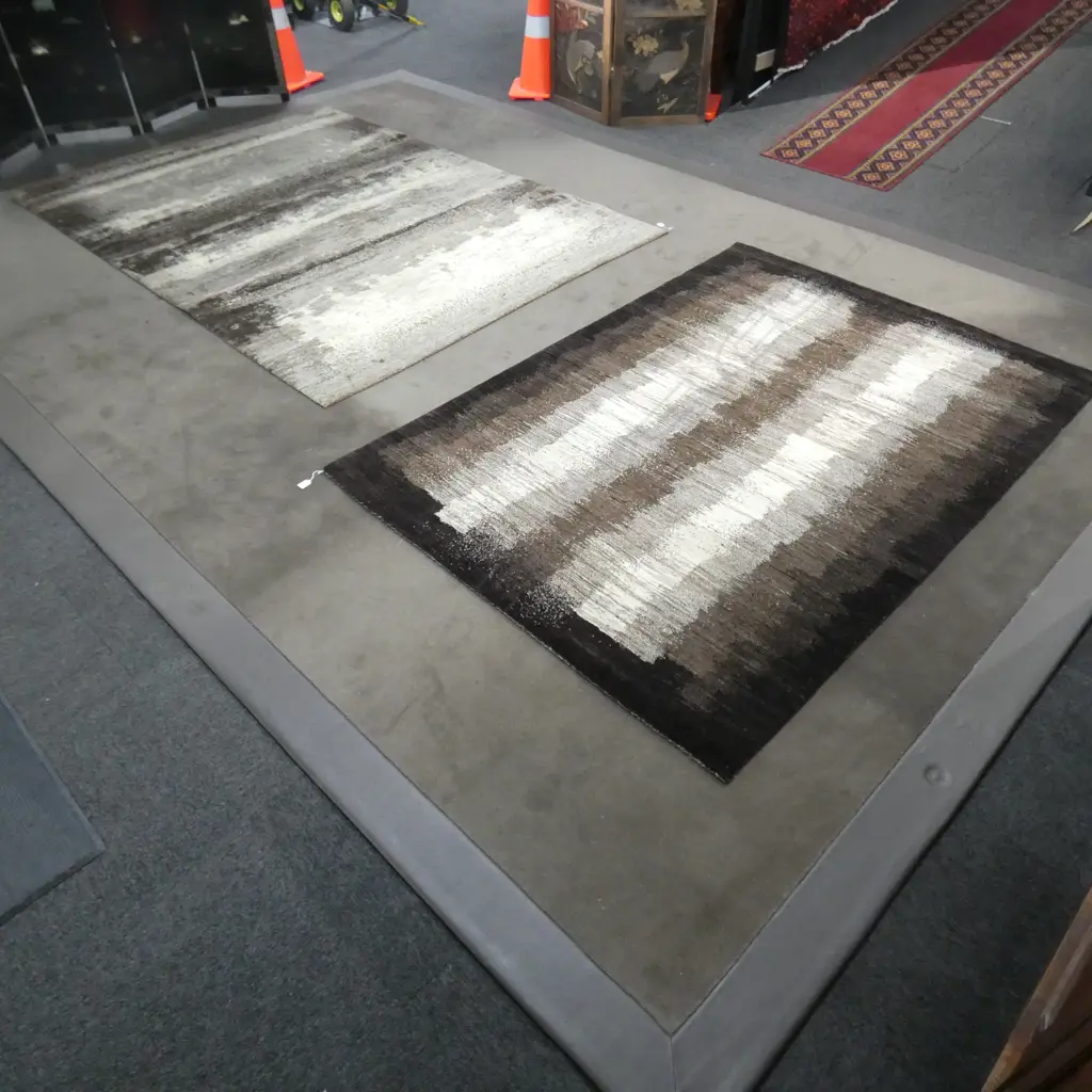LARGE MACHINE WOOL CARPET w. LEATHER TRIM BORDER... Image 1++