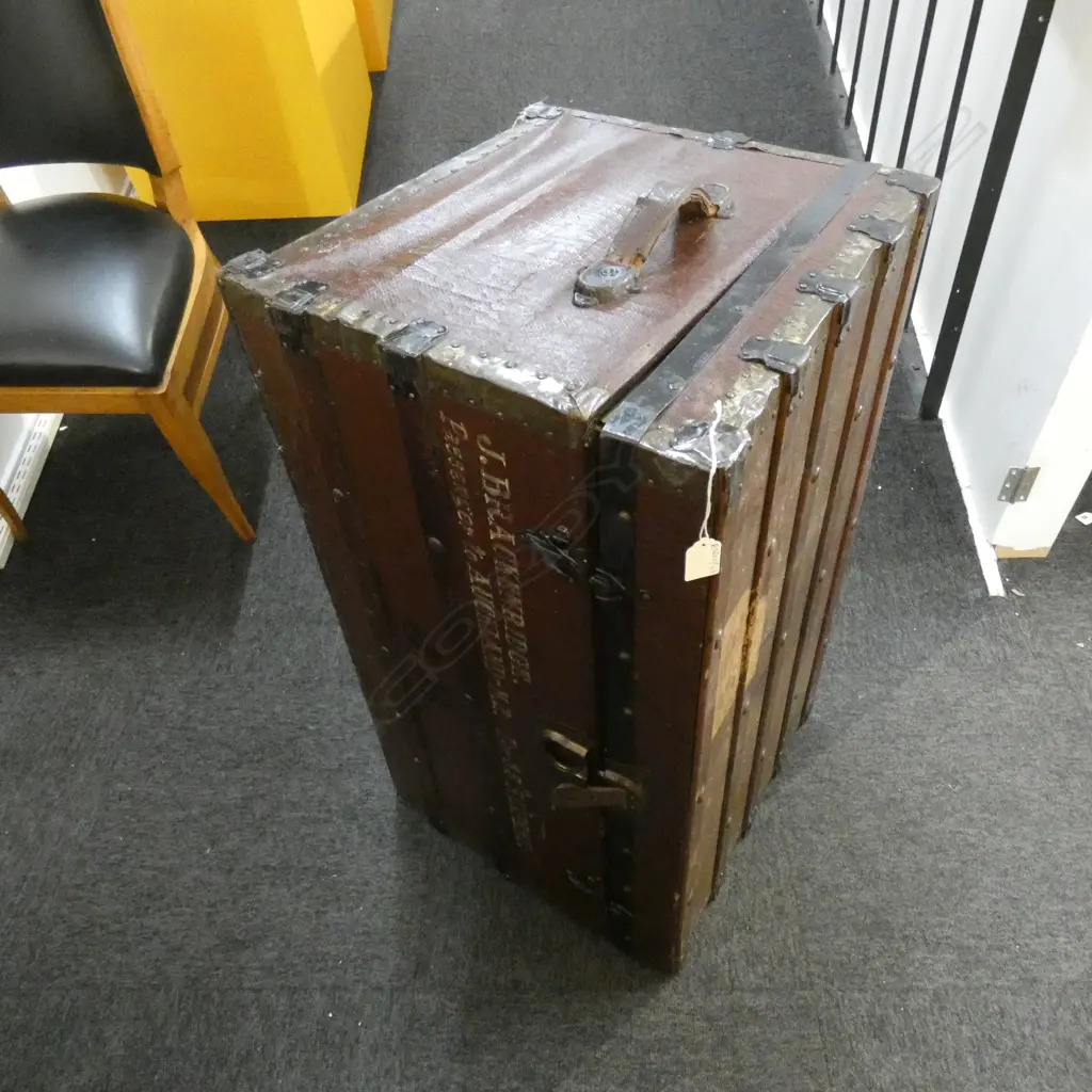 STEAMER TRUNK... Image 1++