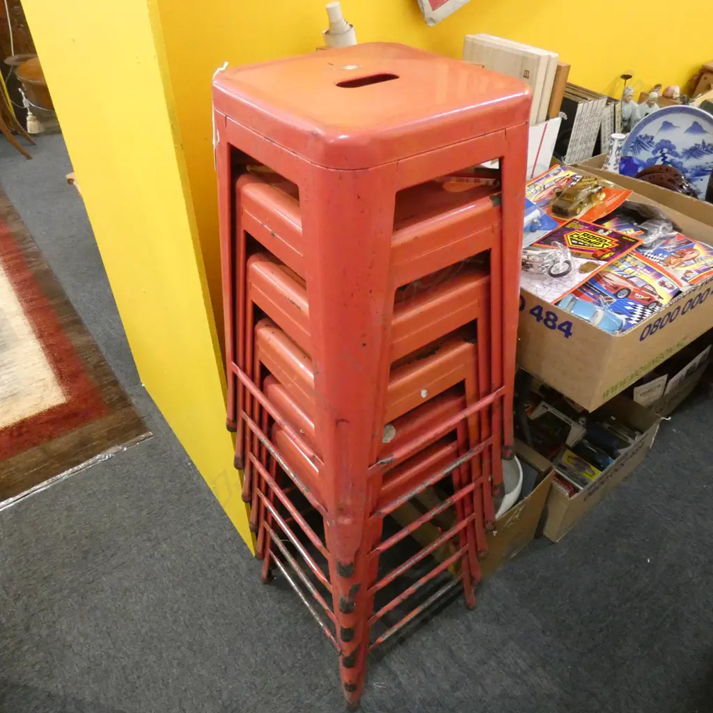 6 RED METAL STOOLS H.660mm Image 1++