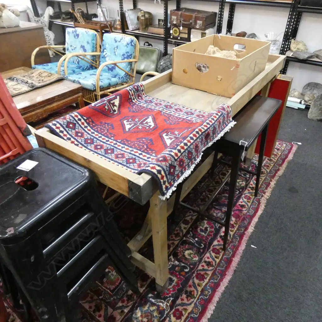WOODEN TRAY EDGE TABLE w. METAL DETAILING... Image 1++