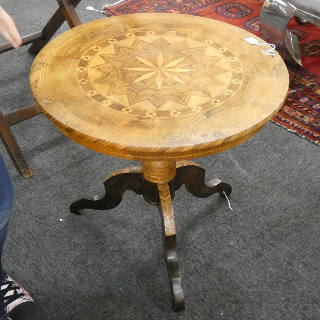 WALNUT INLAID (IN THE MANNER OF NORRIE) OCCASSIONAL PEDESTAL TABLE DIA 595MM Image 1++