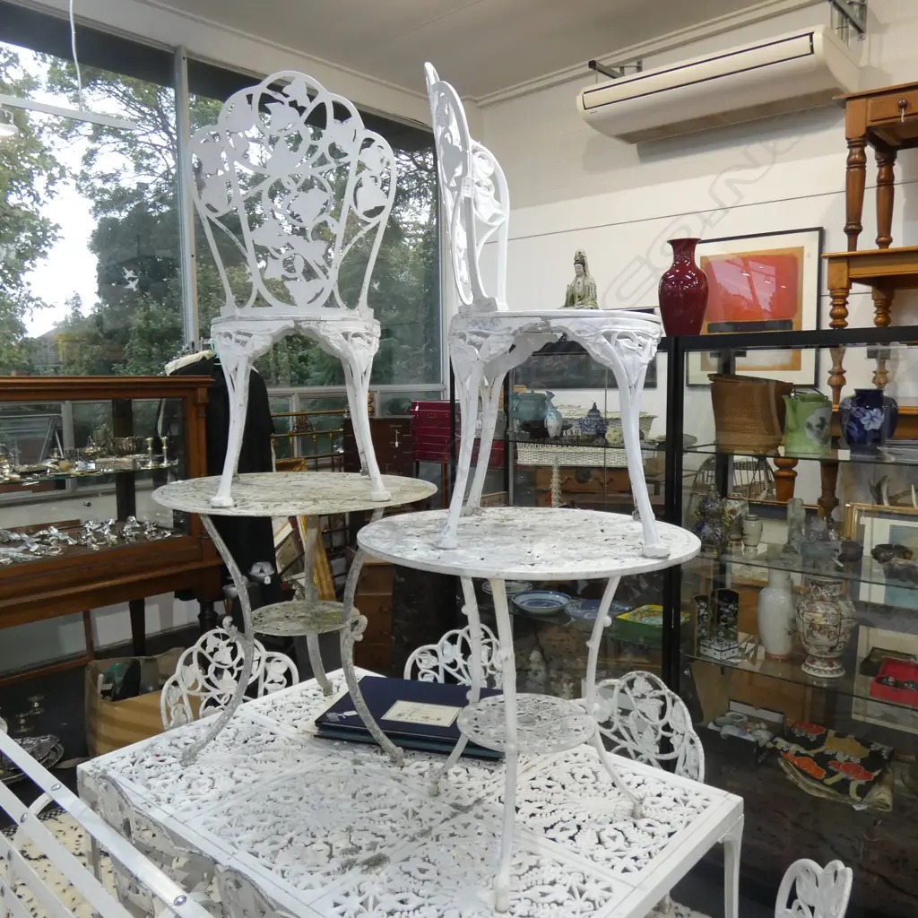 2 ENDERSLEY WHITE PAINTED ALUMINIUM CHAIRS + TABLE 665mm dia Image 1++