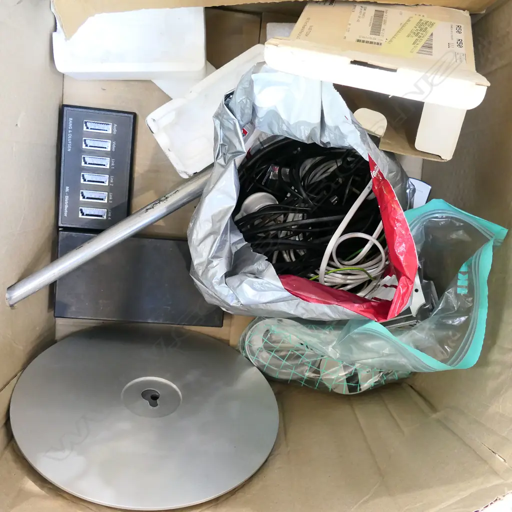BANG & OLUFSEN SPEAKER SYSTEM Image 1++