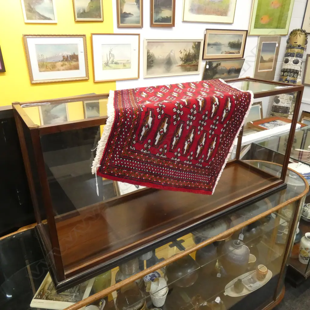 LG GLASS DISPLAY CASE 360 X 1230 X 565MM Image 1++
