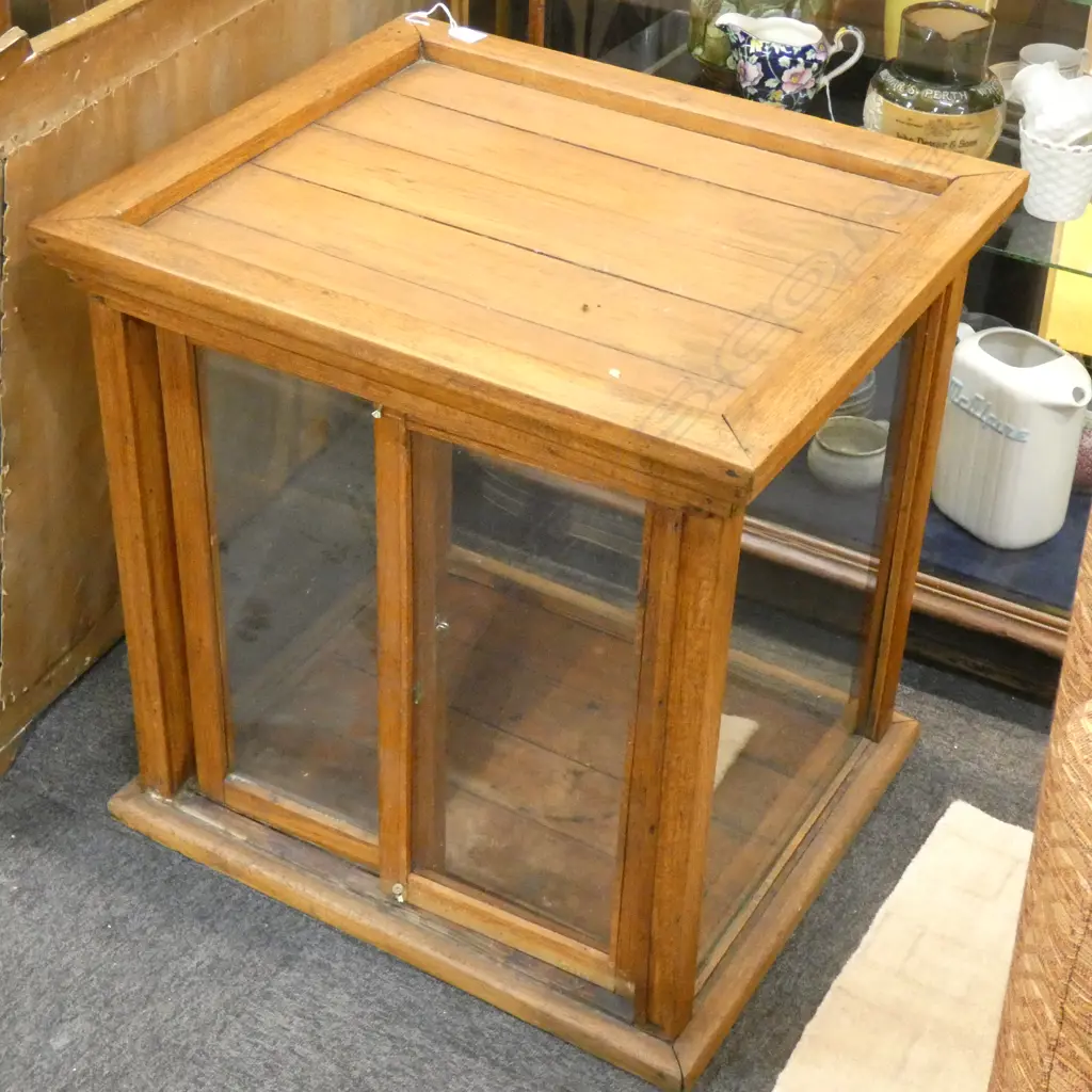 LG GLASS & DARK WOODEN DISPLAY BOX 645 X 560 X 630MM Image 1++