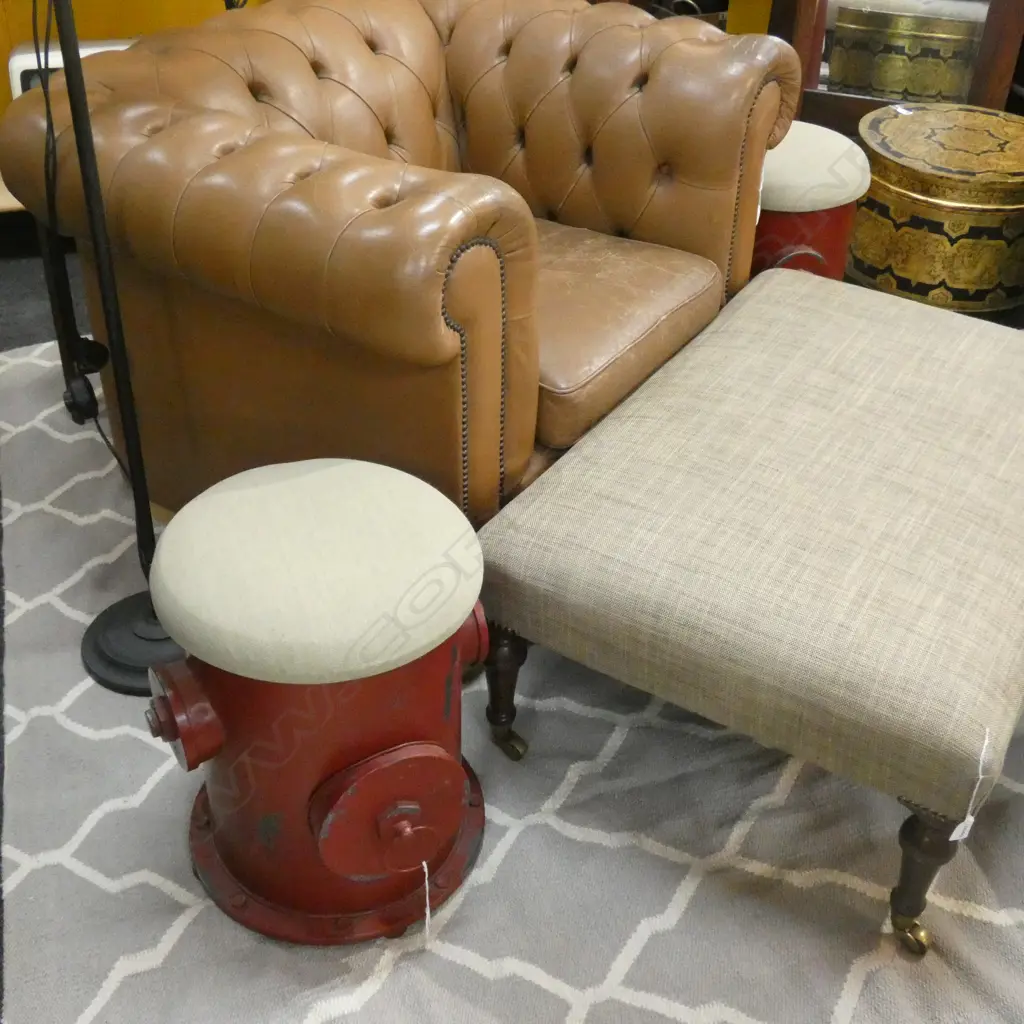 PR UPHOLSTERED FIRE HYDRANT STOOLS H.500mm 350mm dia Image 1++