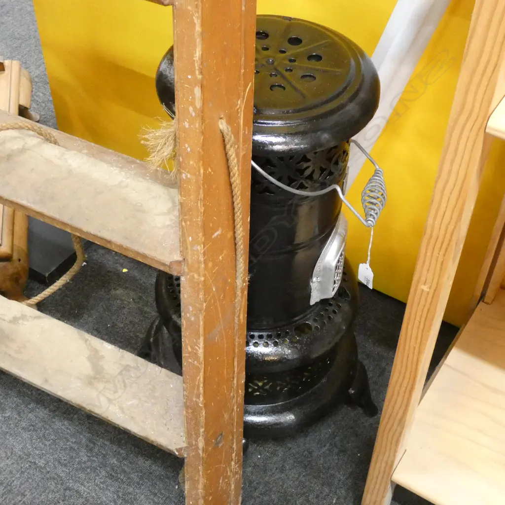 VINTAGE PARAFFIN HEATER H.615mm Image 1++