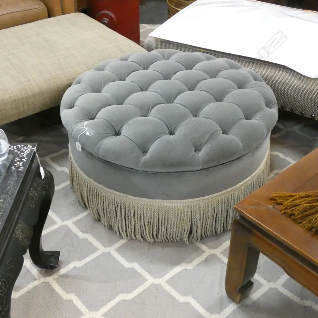 BUTTONED & FRINGED OTTOMAN 820mm dia Image 1++