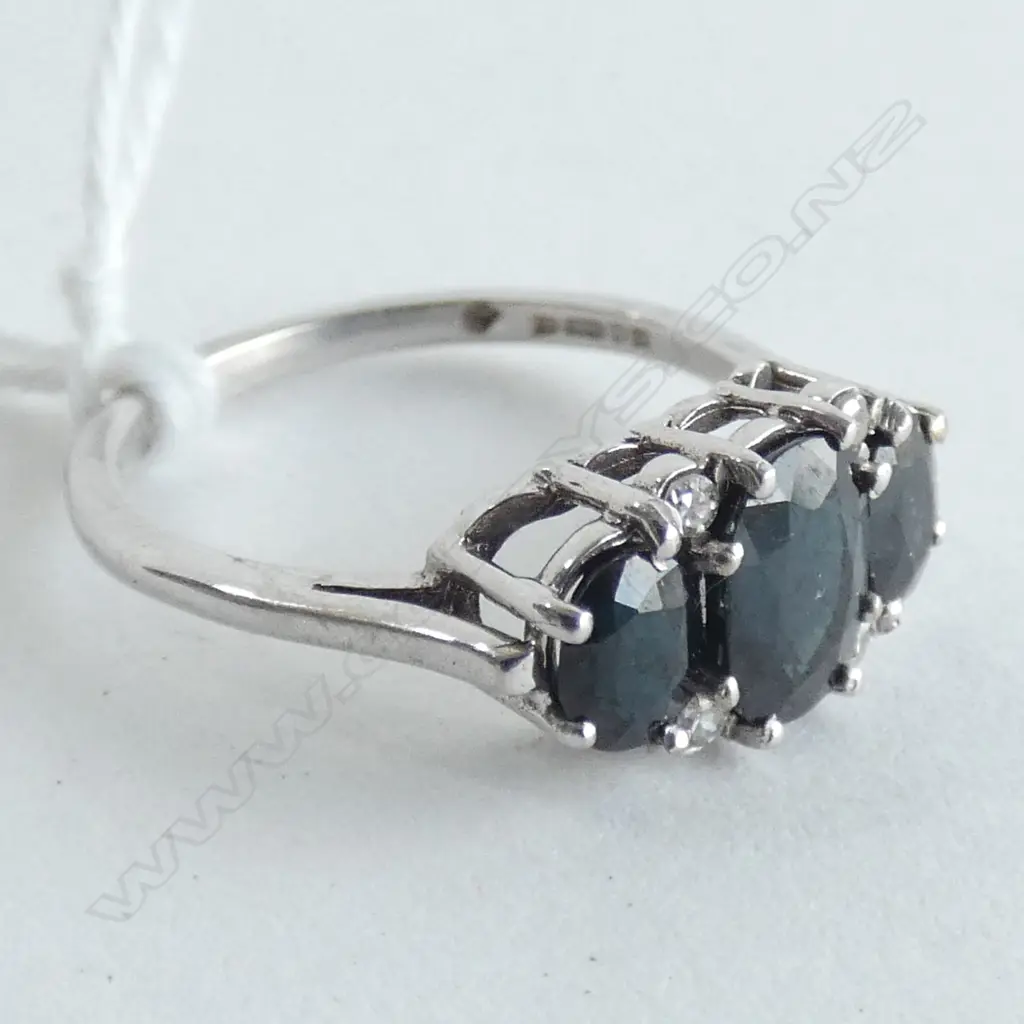18CT WHITE GOLD SAPPHIRE AND DIAMOND RING Image 1++