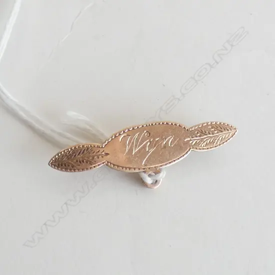9CT GOLD BROOCH 'WYN' 2 GRAMS