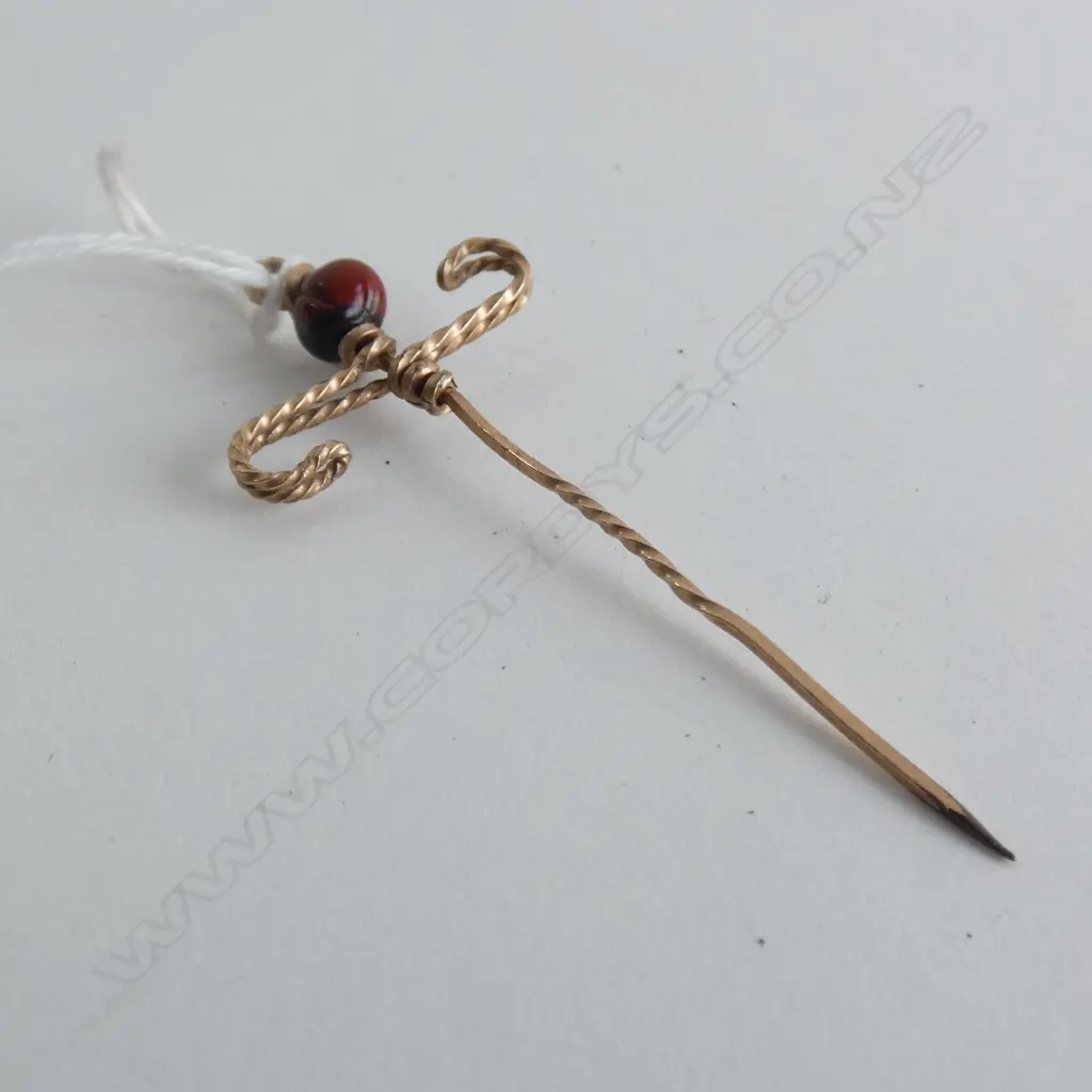 R/G STICK PIN WITH RED/BLACK SEED Image 1++