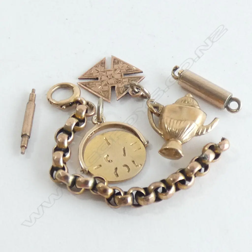 ASSTED 9CT GOLD CHARMS AND GOLD PIECES 6.16gm Image 1++