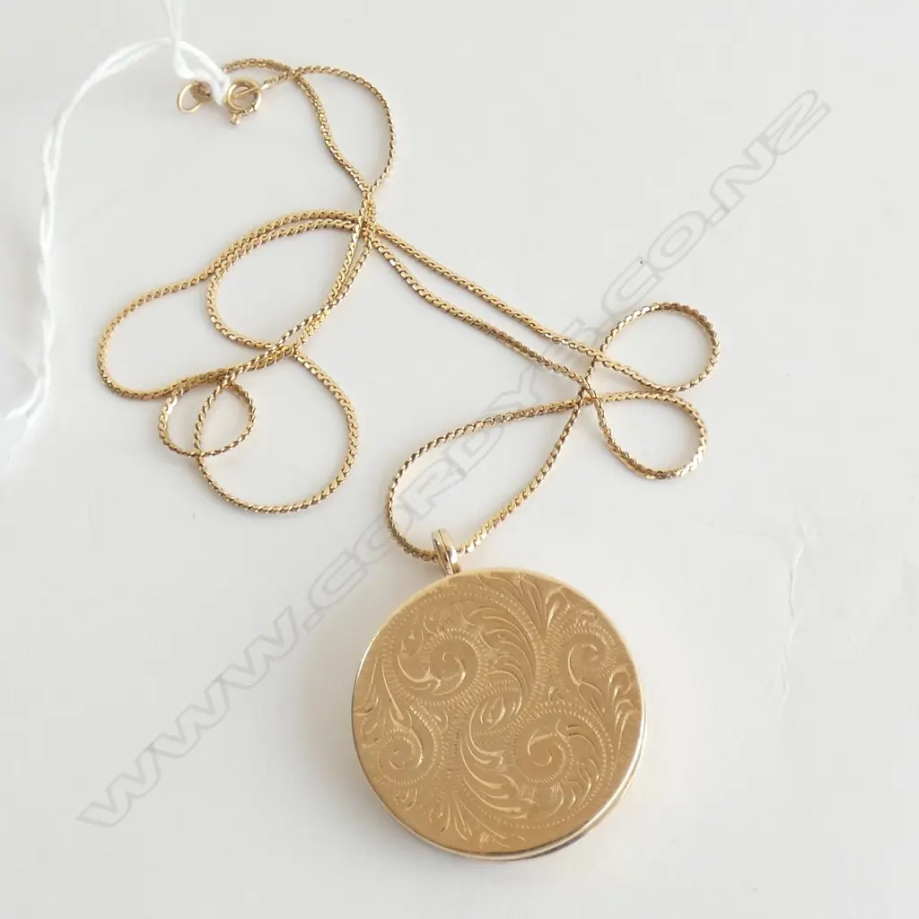 9CT GOLD LOCKET AND CHAIN 15.57gm Image 1++