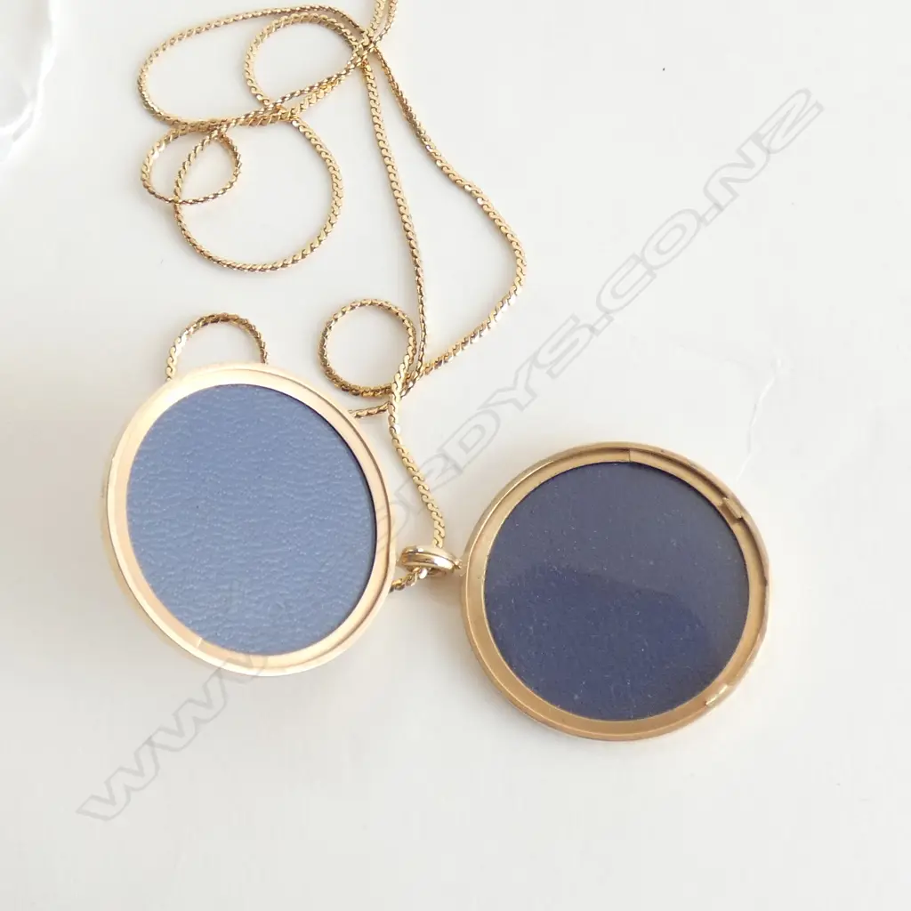 9CT GOLD LOCKET AND CHAIN 15.57gm Image 1++
