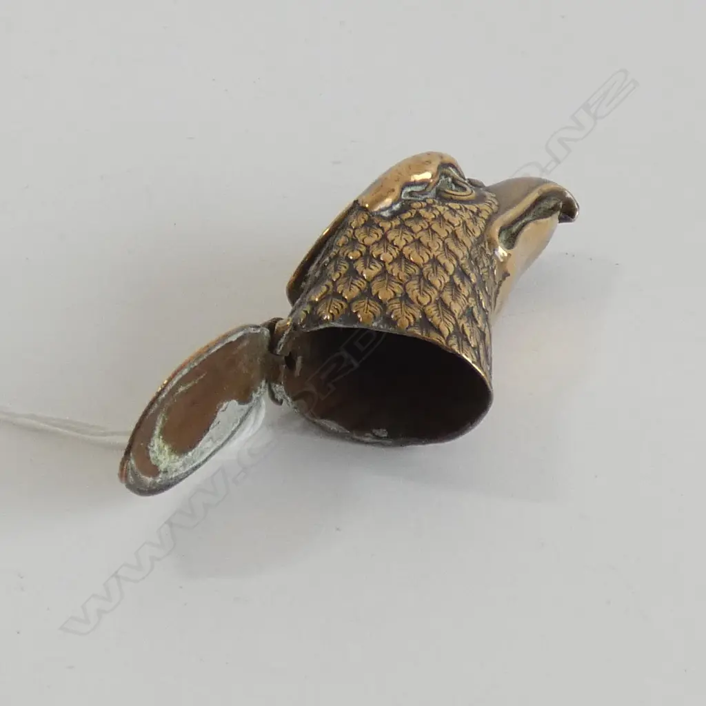 ANTIQUE BRASS EAGLES HEAD SNUFF BOX Image 1++