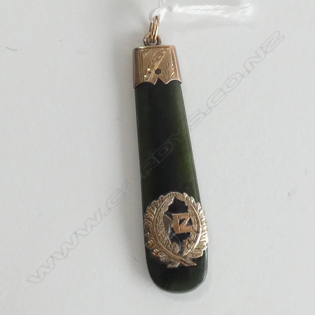 9CT VINTAGE NEPHRITE PENDANT  NZ WREATH Image 1++